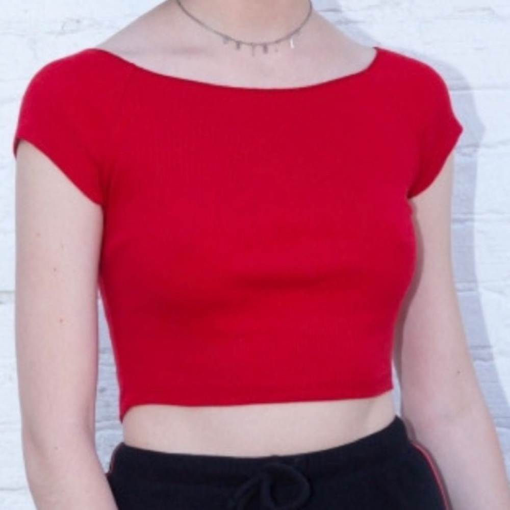 Brandy Melville Cropped Tee